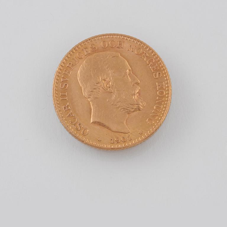 GULDMYNT, 10 kr, Oscar II, 1901. Vikt 4,5 g.
