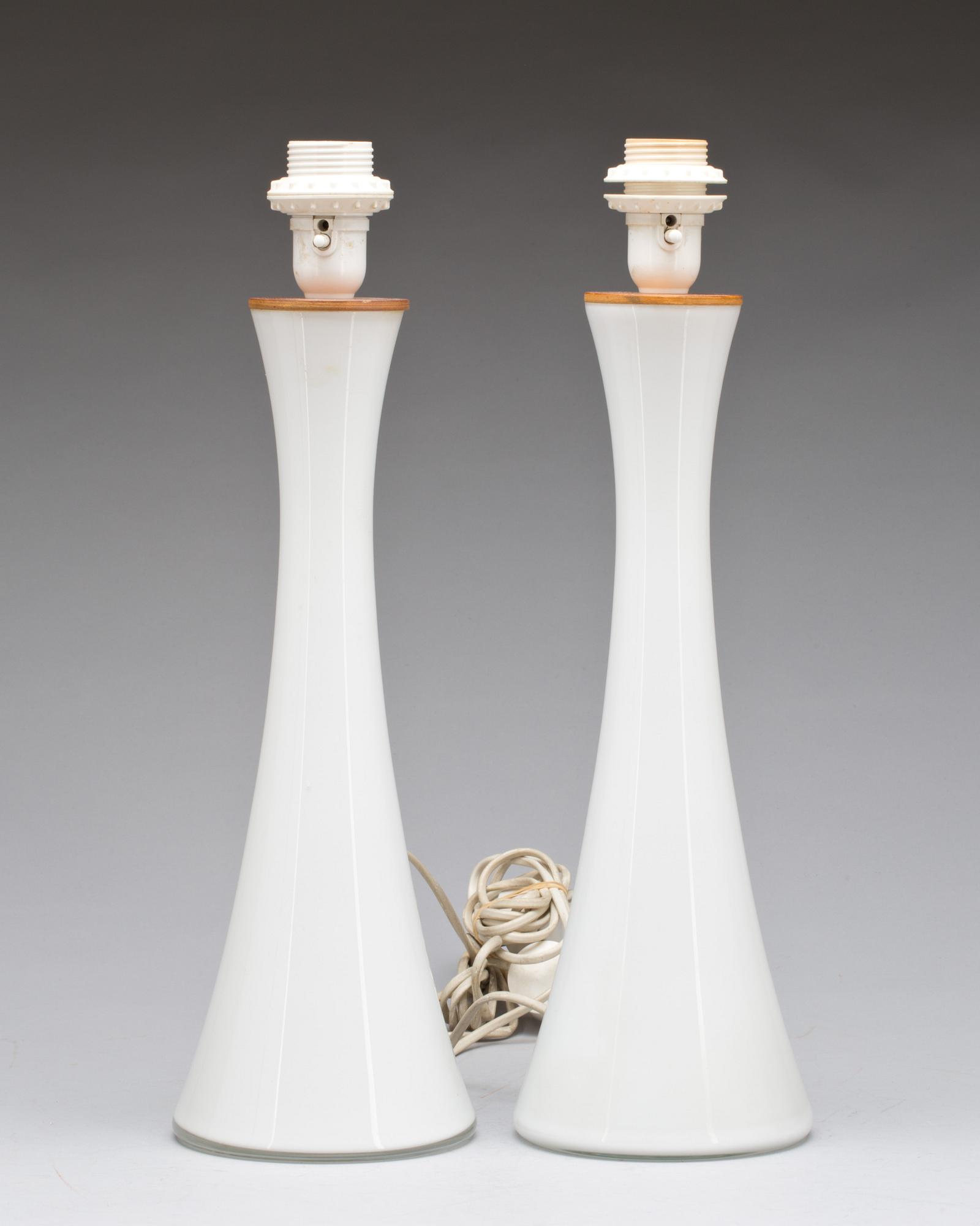 BORSLAMPOR, ett par, Bergboms, 1900-talets andra hälft.