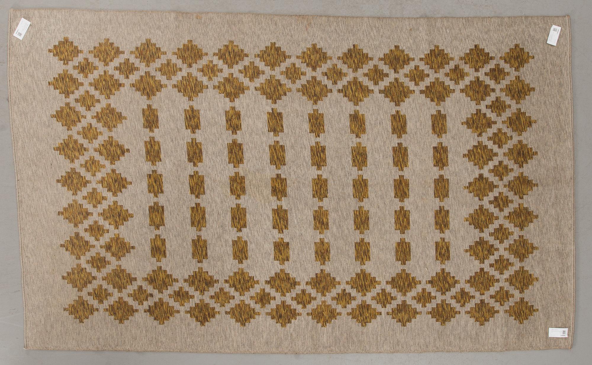 MATTA, dubbelsidig, 1900-talets mitt. Ca 299 x 180 cm.