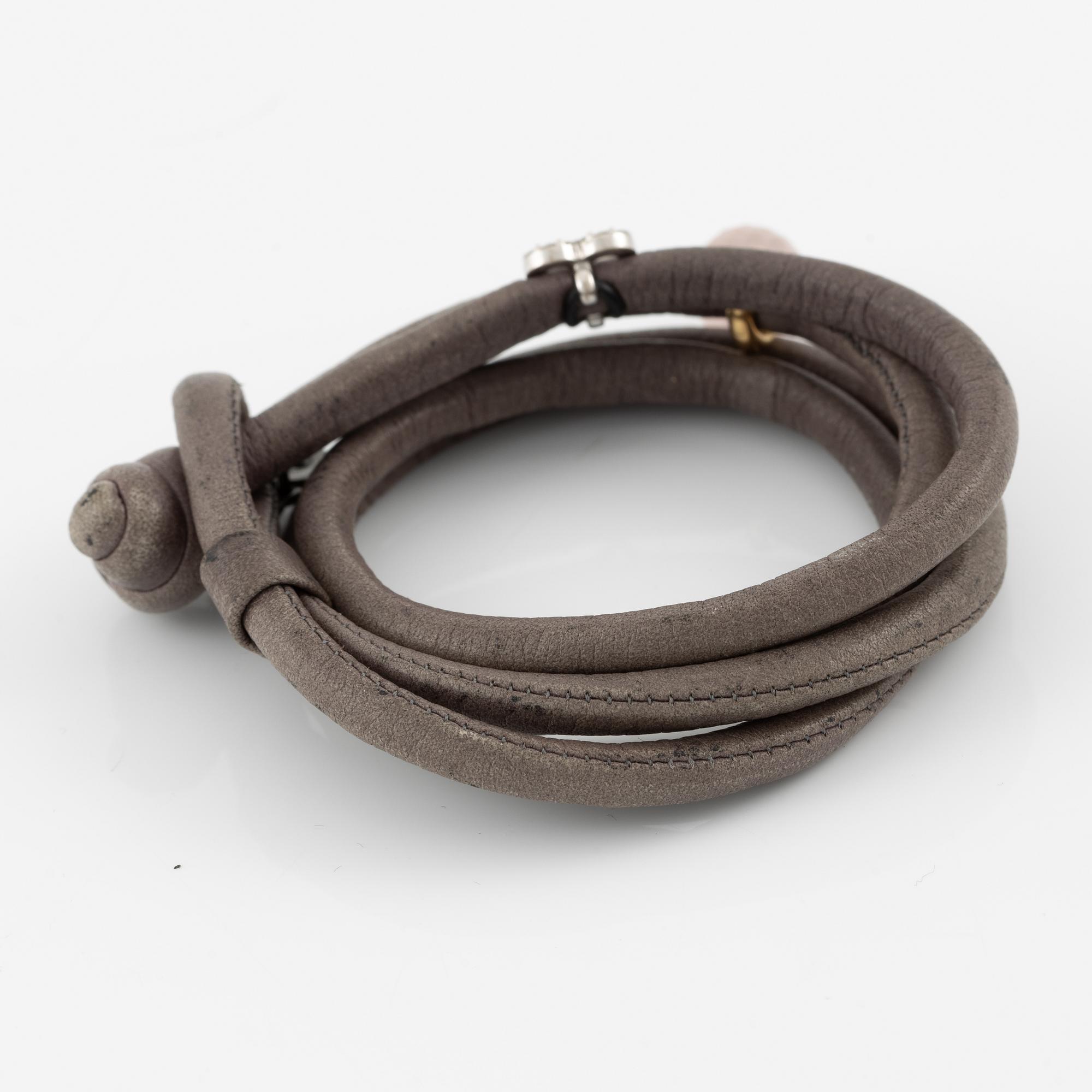 Ole Lyynggard, Charlotte Lynggaard, armband, lädderrem med berlocker, "sweet drops",.