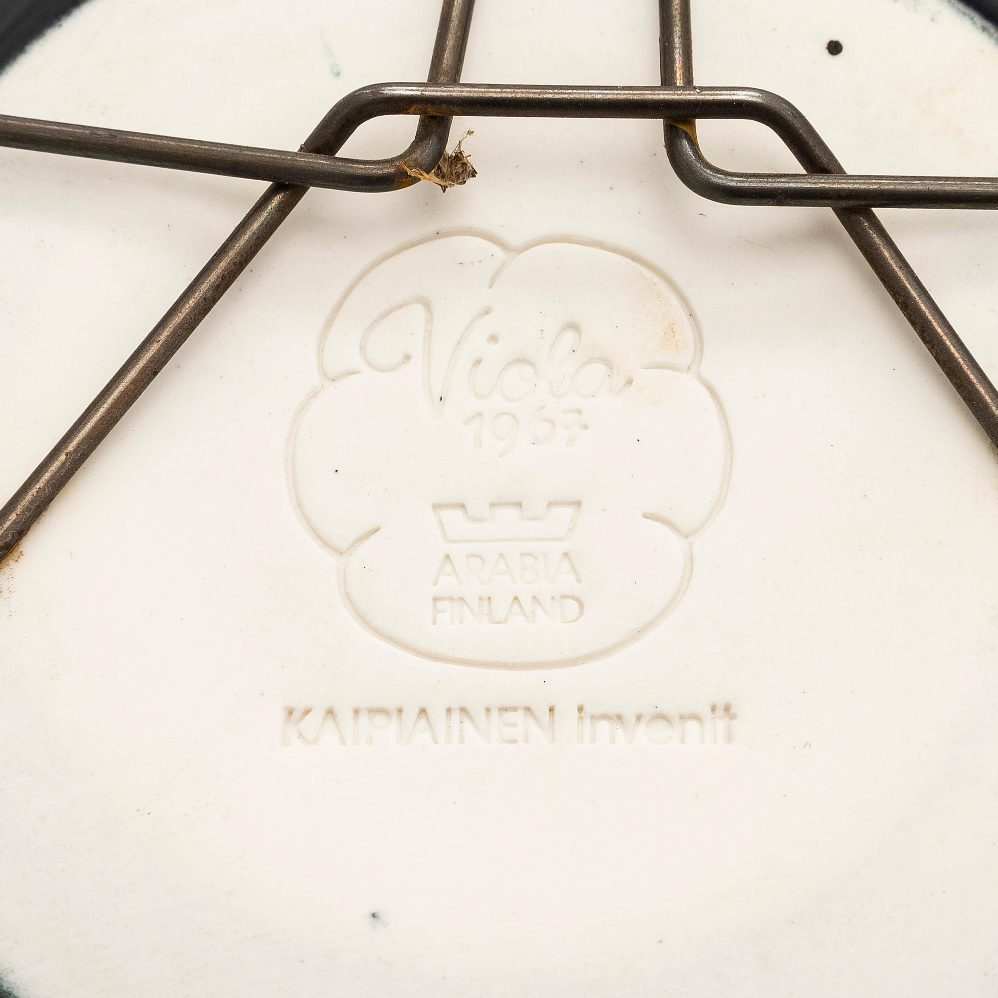Birger Kaipiainen, Four ceramic dishes, stamped 'Viola 1967, Arabia Finland, Kaipiainen Invenit'.