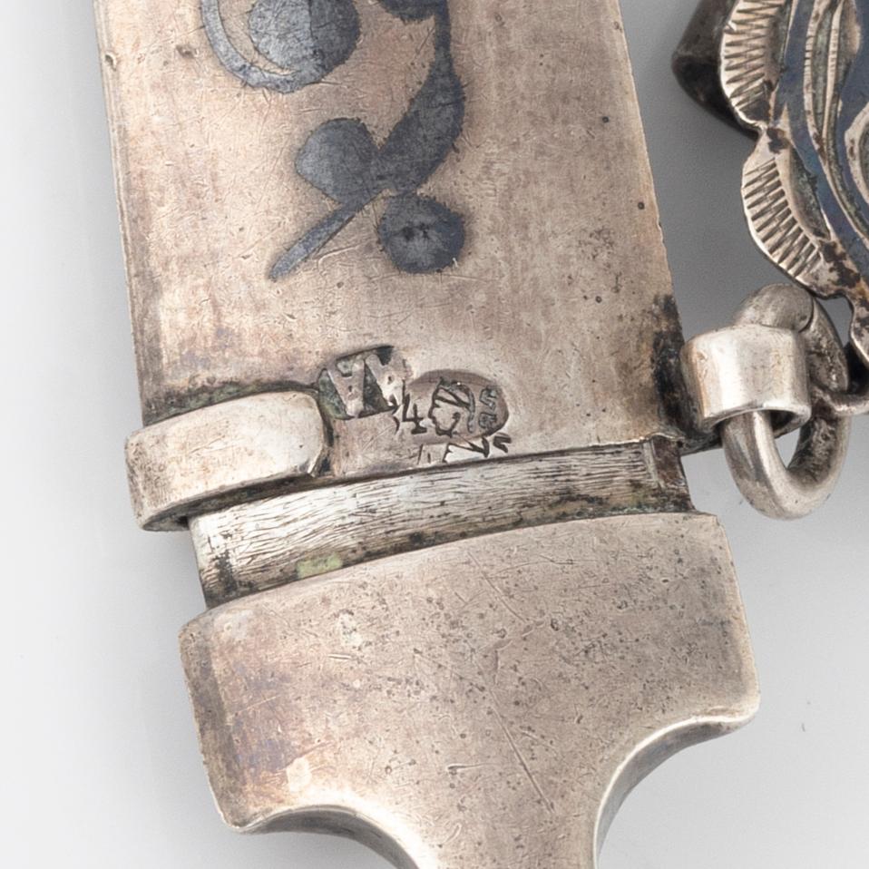 Skärp samt hänge, silver, omkring år 1900.