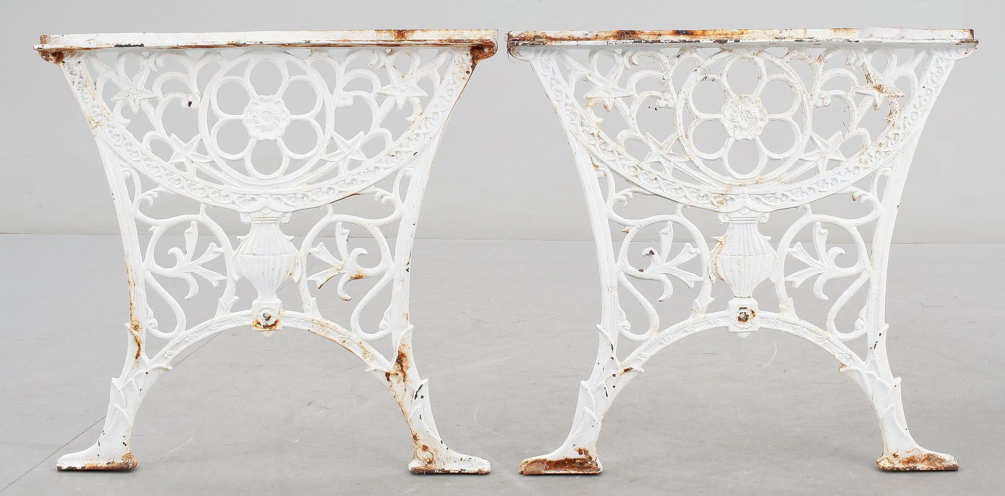 BORDSGAVLAR, ett par, gjutjärn, 1900-tal.