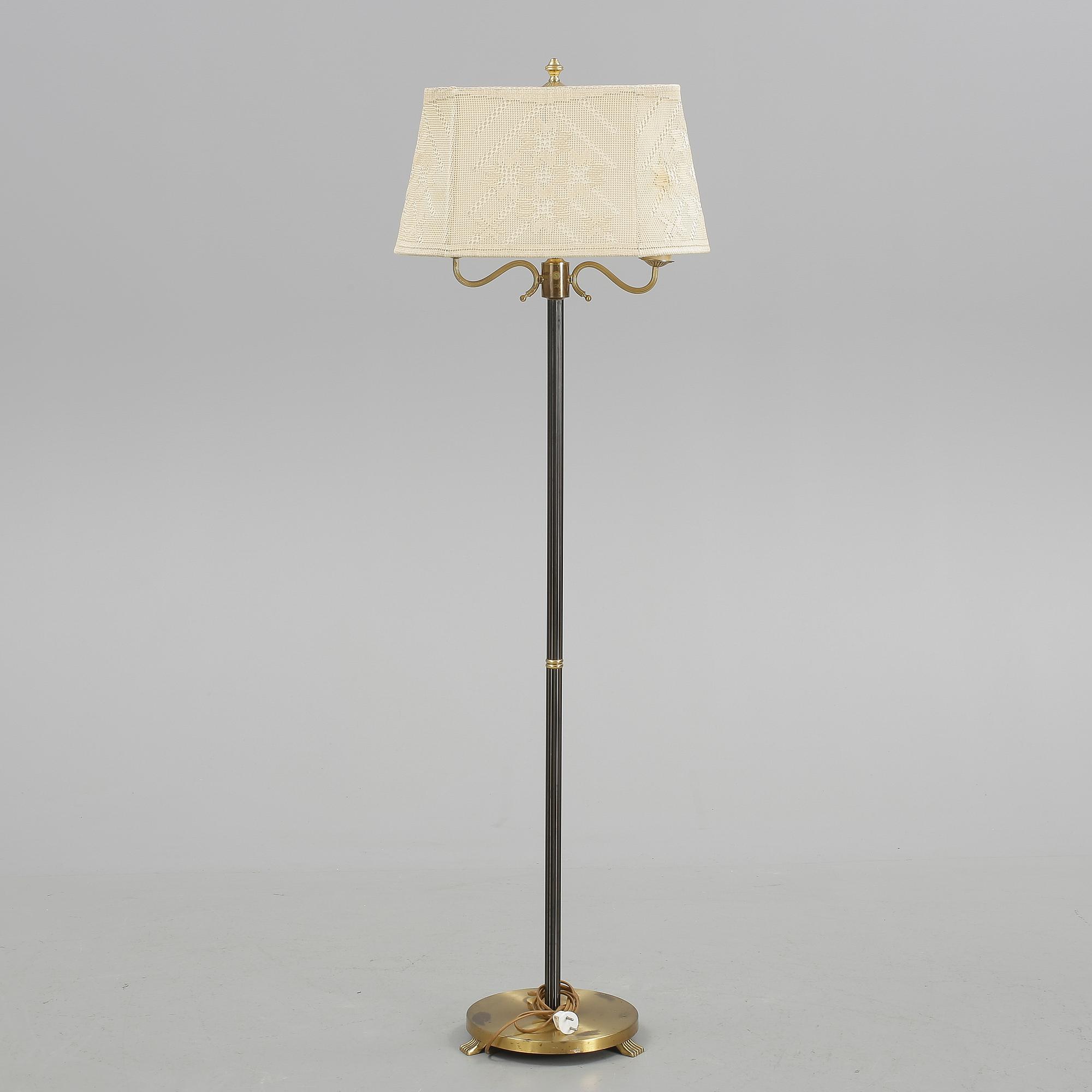 GOLVLAMPA, 1900-talets mitt.