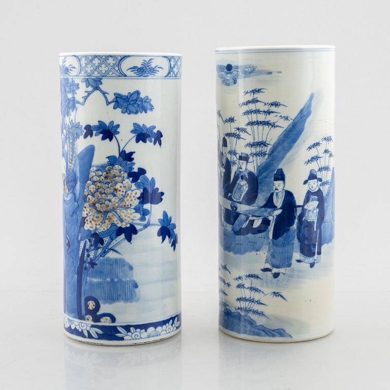 Two porcelain brush pots/vases, China, Qing dynasty, 19th century.