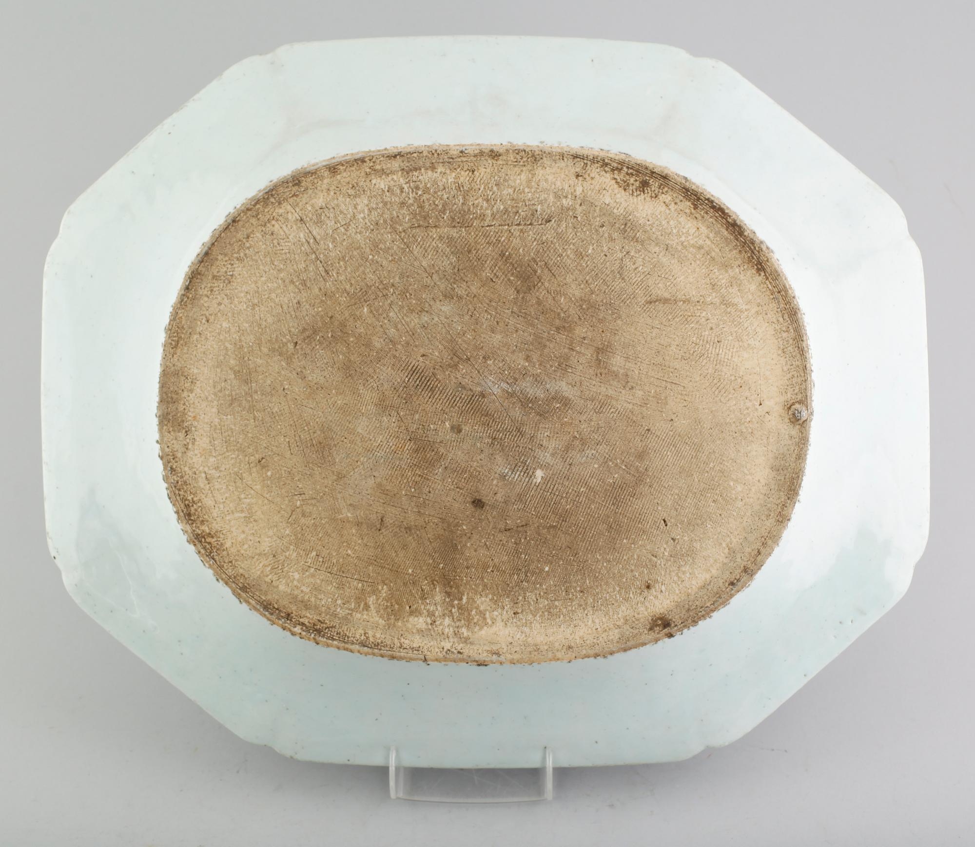 STEKFAT, porslin, Qianlong 1736-1795.