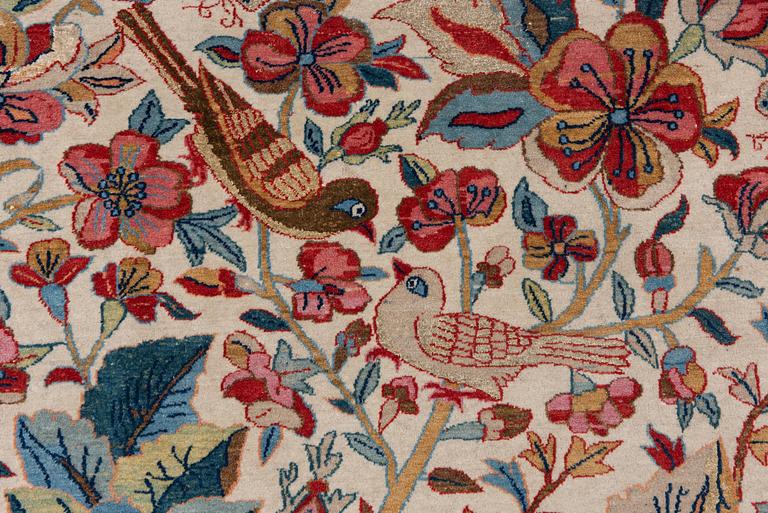 Matta semiantik Ghom, part silk, ca 209 x 136 cm.