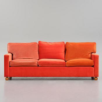 Josef Frank, a three-seated sofa, model 3031, Firma Svenskt Tenn, 2000s.