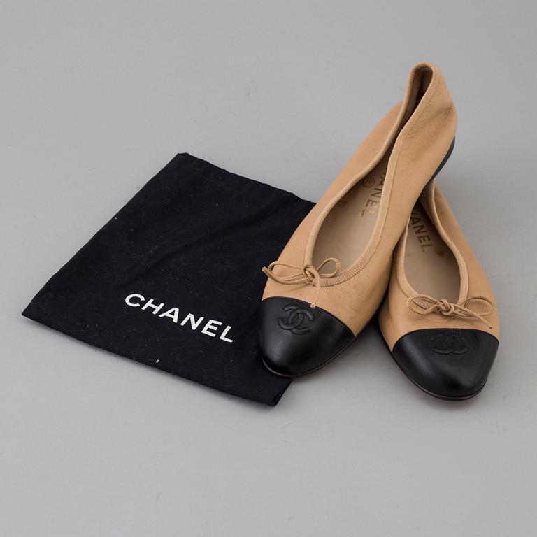 CHANEL, ballerinaskor, storlek 39.