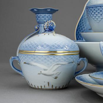 MATSERVIS, porslin, 57 delar, "Måsen", Bing & Gröndahl.