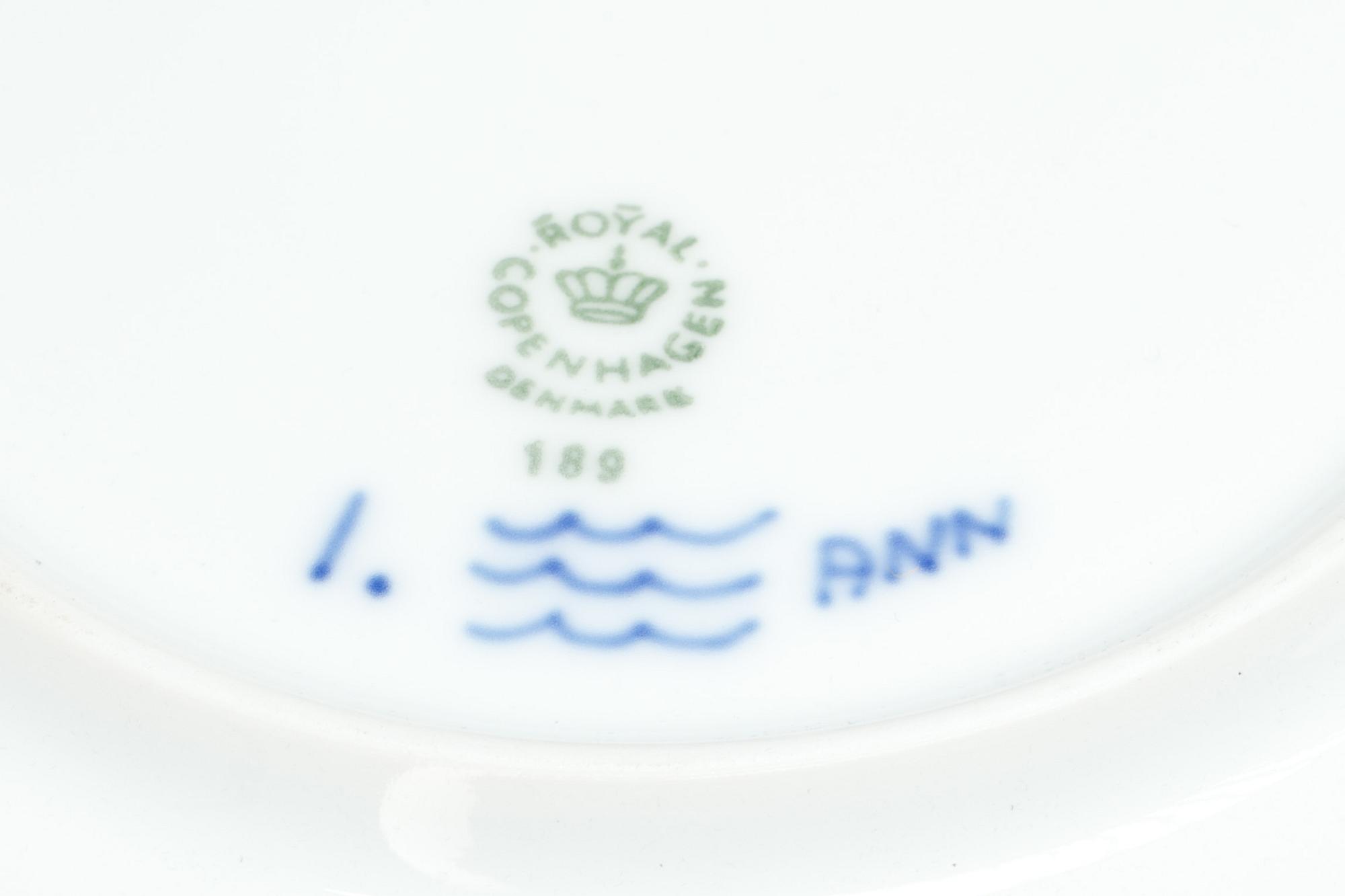 TERRIN, porslin, "Musselmalet", Royal Copenhagen.