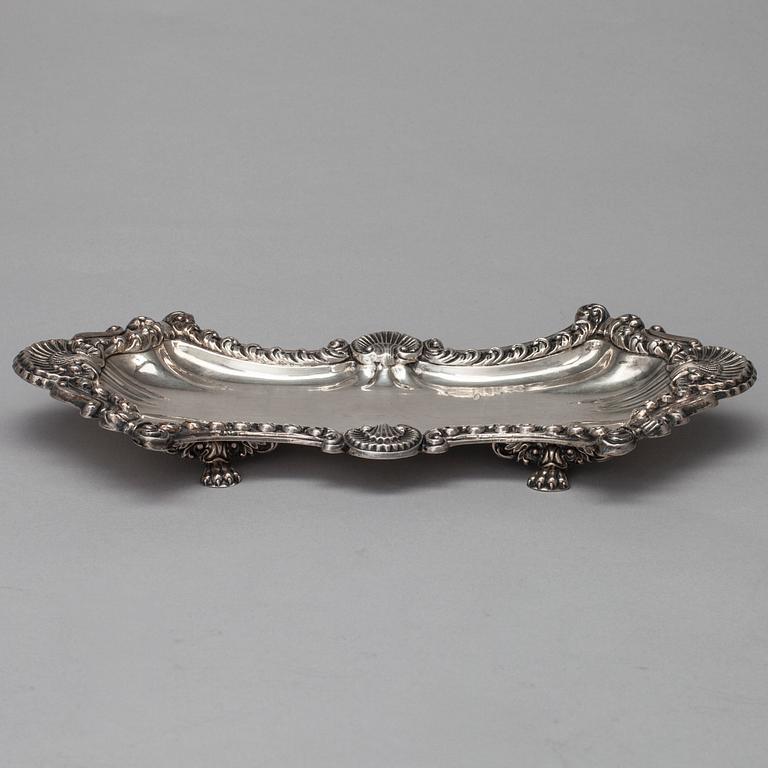 BRICKA FÖR LJUSSAX, silver, Möllenborg, Stockholm 1891, vikt 129 g.