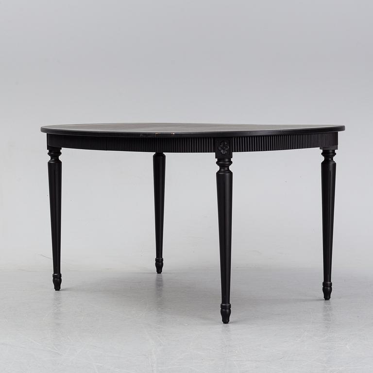 A painted Gustavian style dining table, second half of the 20th Century.