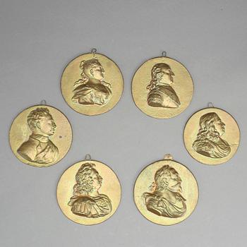 PORTRÄTTMEDALJONGER, 6 st. Gjutjärn, 1800-tal. Föreställande svenska kungar och drottningar.
