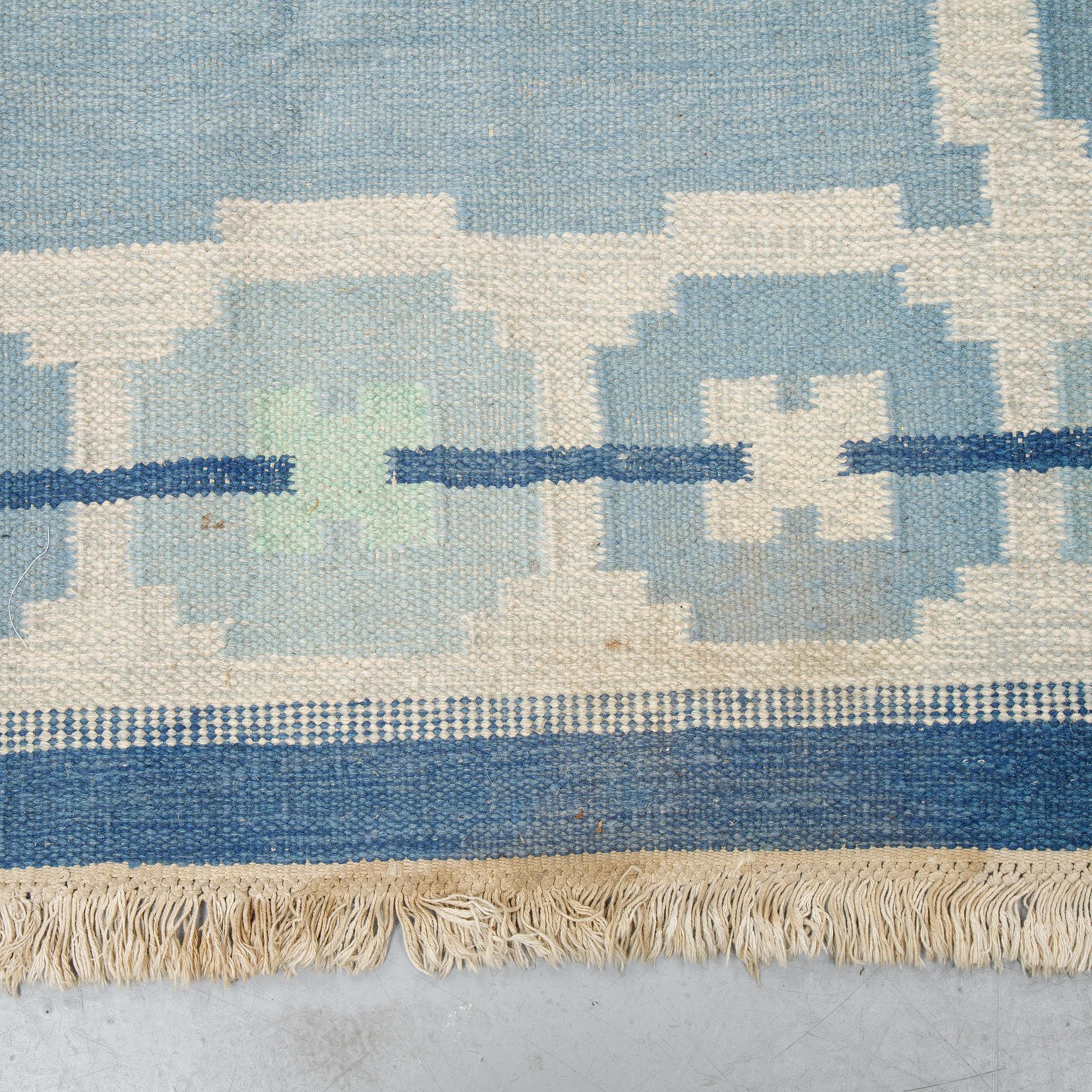 A carpet, flat weave, ca 197 x 147,5 cm, second half of the 20th century.