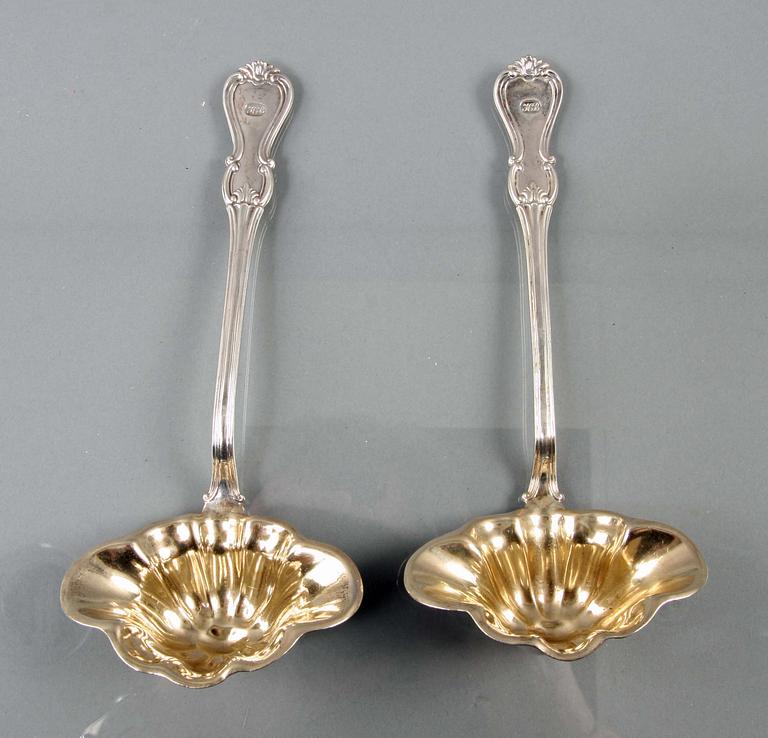 SÅSSKEDAR, ett par, silver, J Hasselgren 1864.