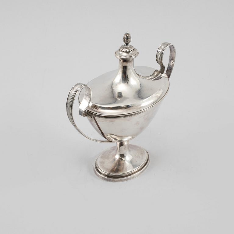 STRÖSOCKERSKÅL, silver, Johan Wilhelm Zimmerman, Stockholm, 1797, vikt 479 gram.