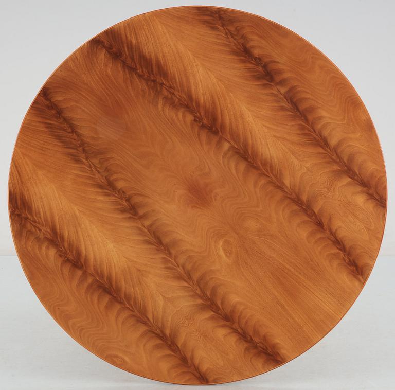 Josef Frank, A Josef Frank mahogany dinner table, Svenskt Tenn, model 1020.