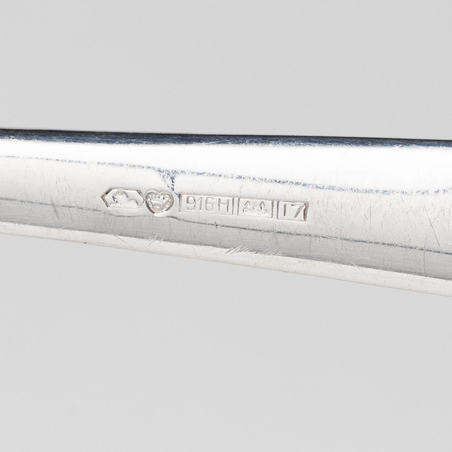 Tapio Wirkkala, A Finnish silver cutlery set, "Tapio", Kultakeskus Oy, Hämeenlinna, 1962-1990 (50 pieces).
