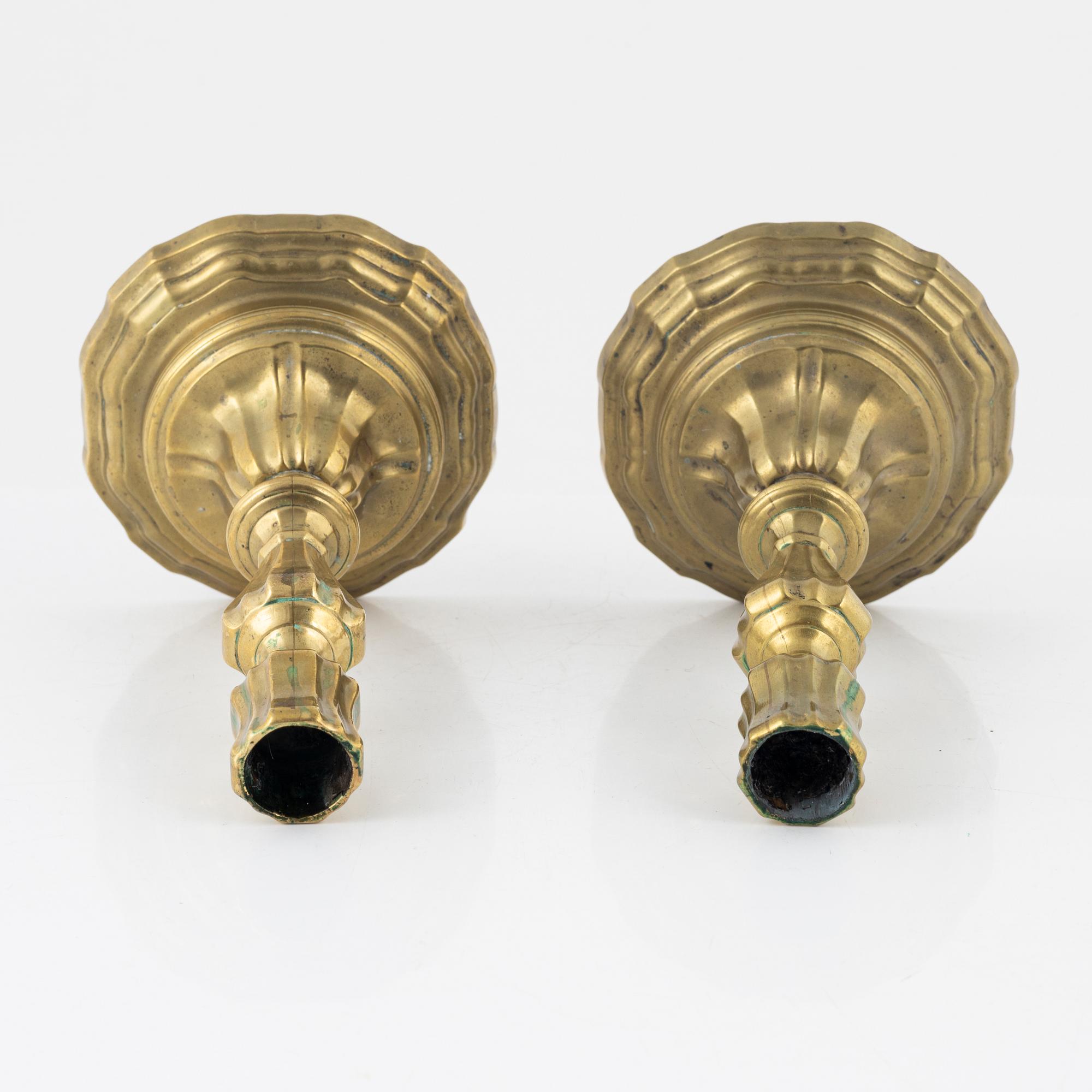 Candlesticks, a pair bronze candlesticks, late Baroque, 18th Century.