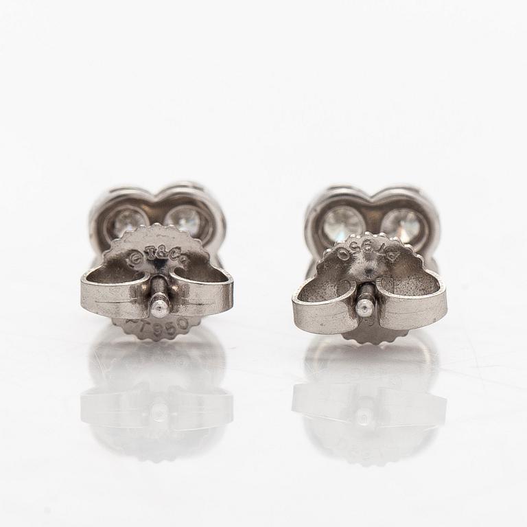 Tiffany & Co, Lace Flower korvakorut, platinaa ja timantteja.