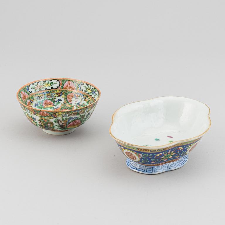An urn, vase, dish and bowl, porcelain, four parts, China, 19th century to early 20th century.