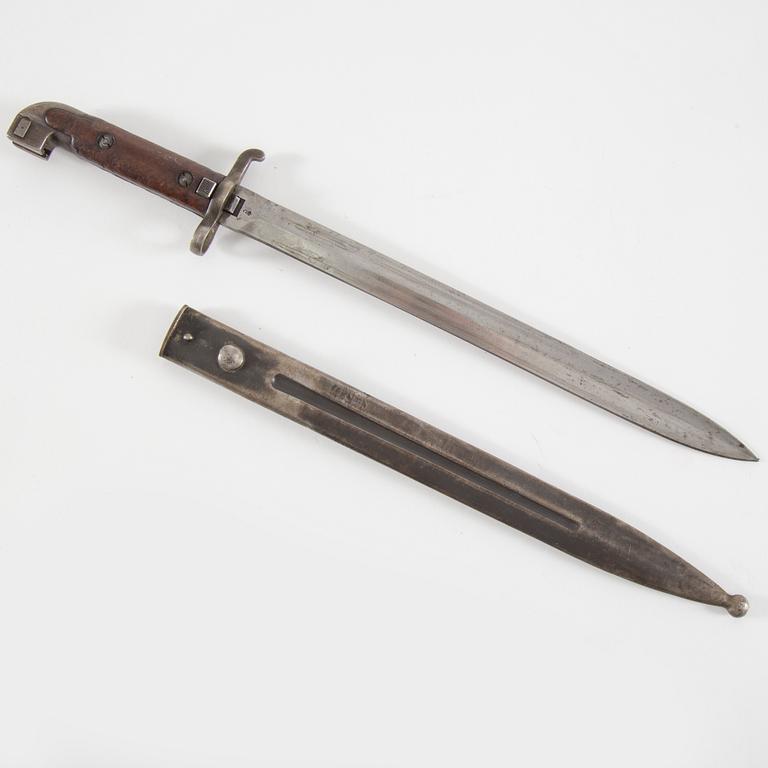 A Swedish cavalry sword model 1893 and a Swedish bayonet from around year 1900.