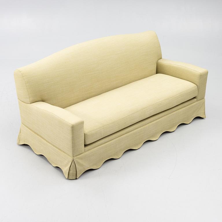 Soffa, "Nico sofa - Scallop skirt", RIJD, samtida.