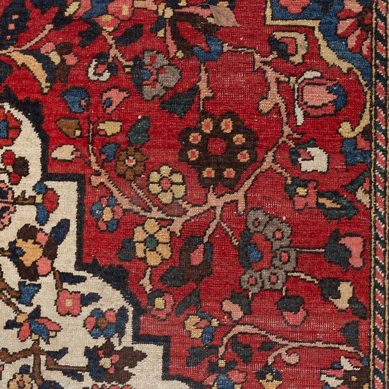 A Bakhtiari carpet, c. 305 x 205 cm.