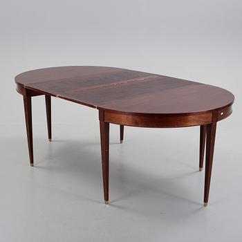 MATBORD, med två iläggsskivor, Gustaviansk stil, 1900-talets första hälft.