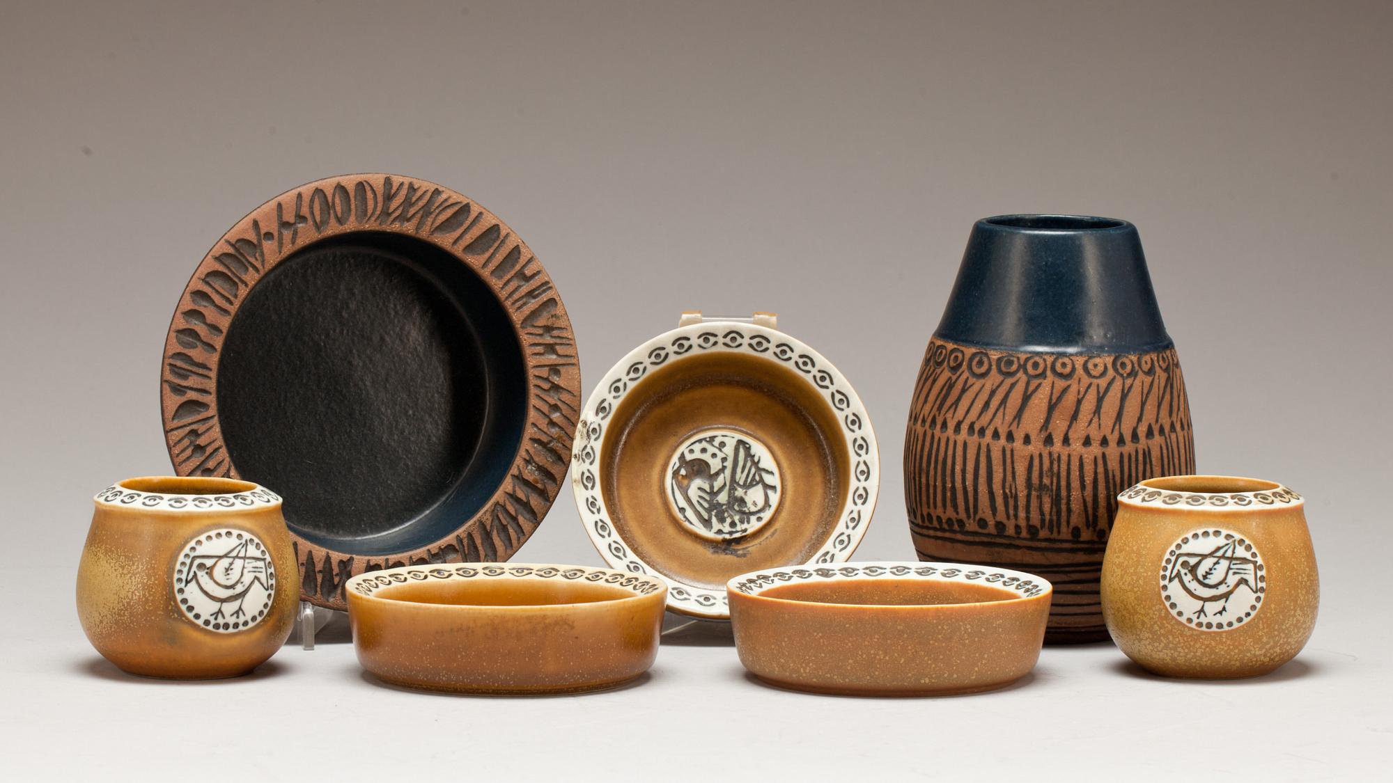 SKÅLAR samt VASER, 7 st, stengods, Lisa Larson, Gustavsberg.