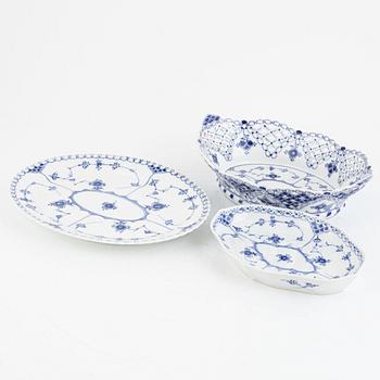 Royal Copenhagen, 125 porcelain service parts, 'Musselmalet Half Lace and Full Lace', Denmark.