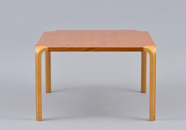 Alvar Aalto, AN X-LEG TABLE.