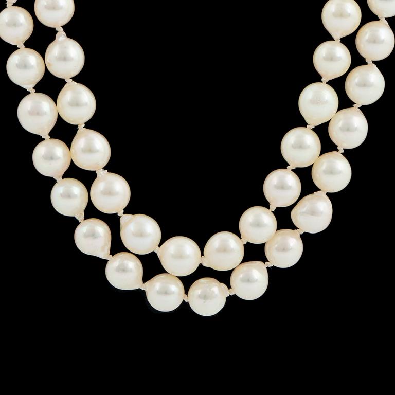 OLE LYNGGAARD, a cultured pearl necklace.