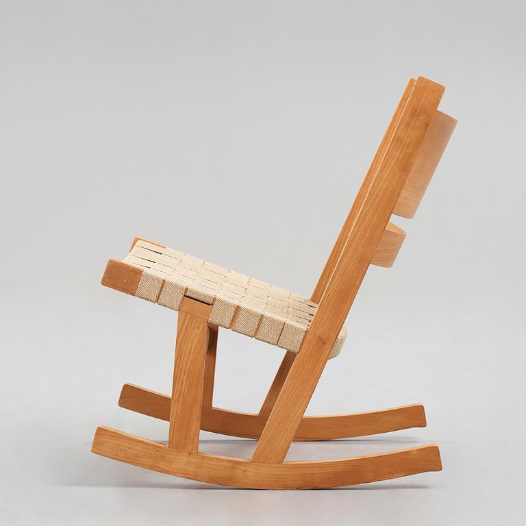 HANS J WEGNER, gungstol, modell "GE674", Getama, Danmark.
