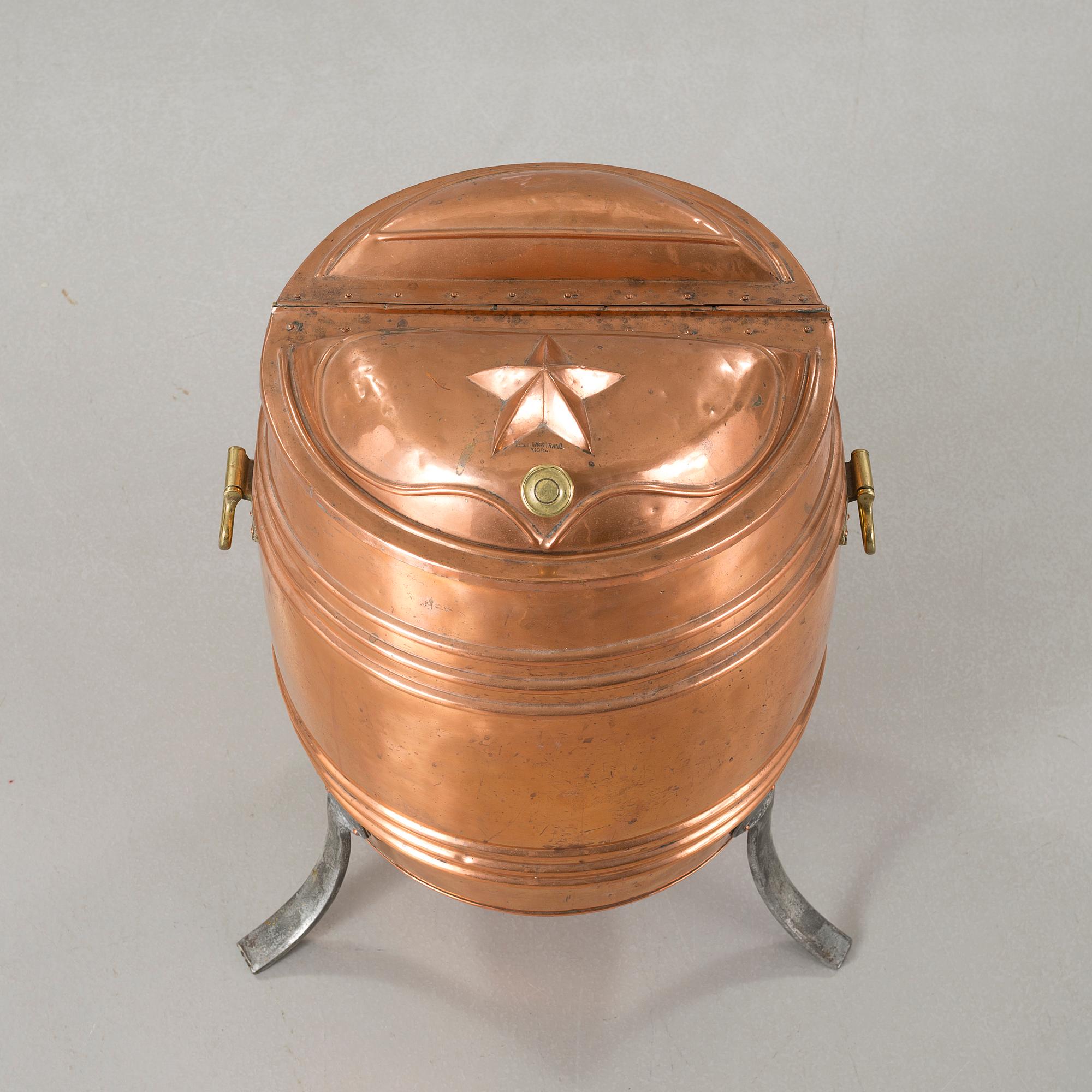 A water barrel from around year 1900.