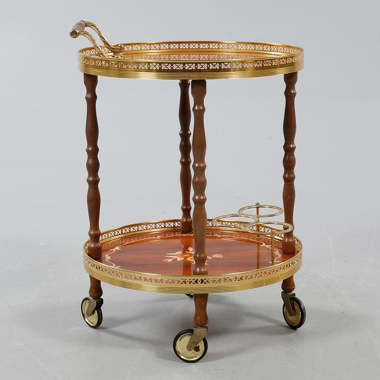 SERVERINGSVAGN, rund, 1900-talets andra hälft.