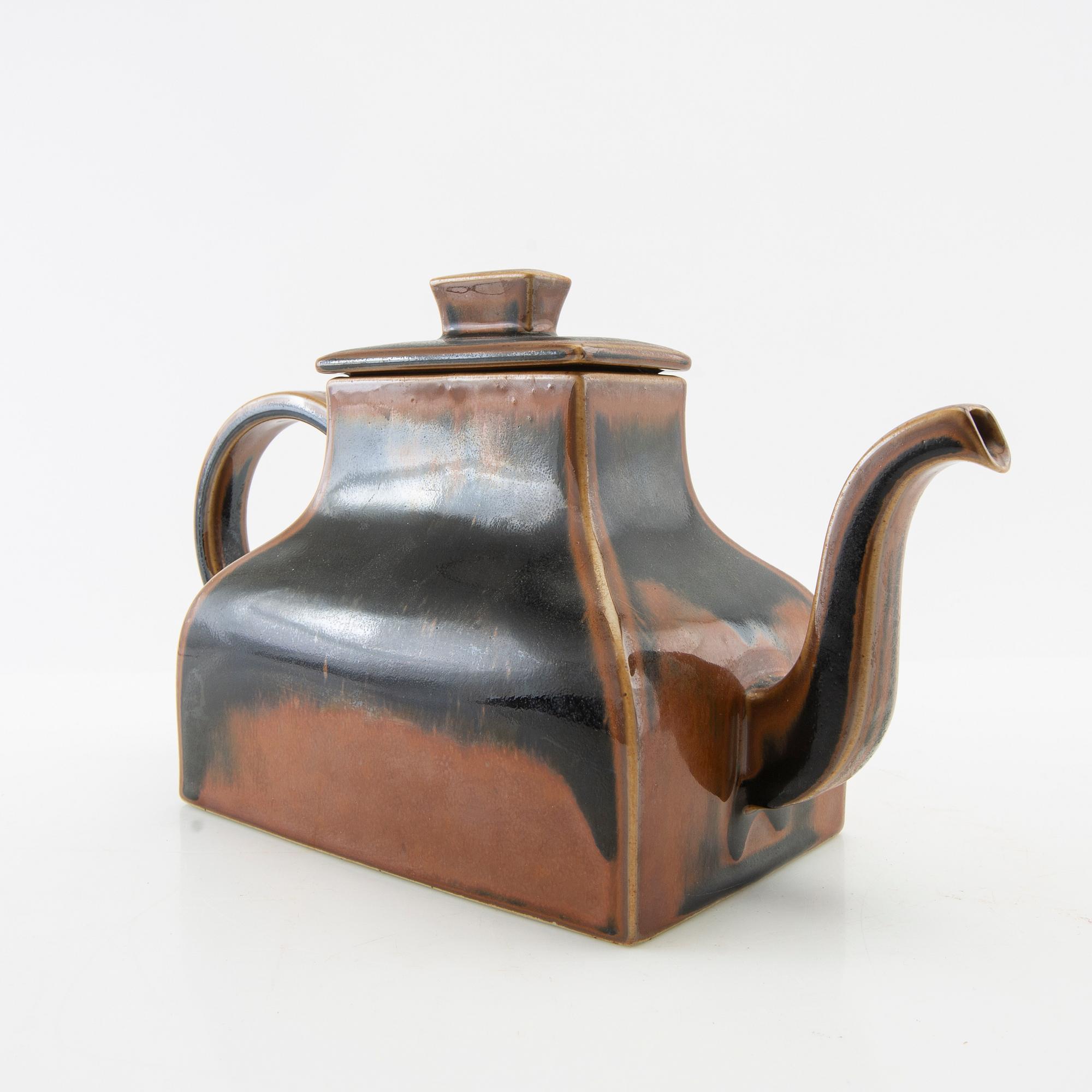 Signe Persson-Melin, Teapot "The Chinese" Rörstrand signed and numbered 203.