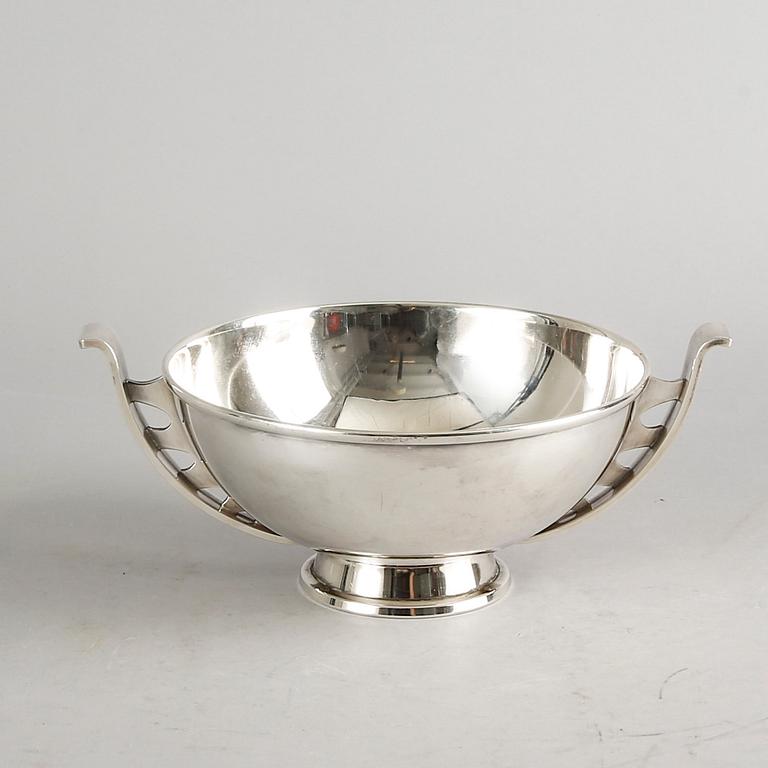 Ulla Fogelklou-Skogh, bowl, nickel silver.