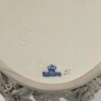 Royal Copenhagen, Jardinière, "Juliane-Marie", 1905.