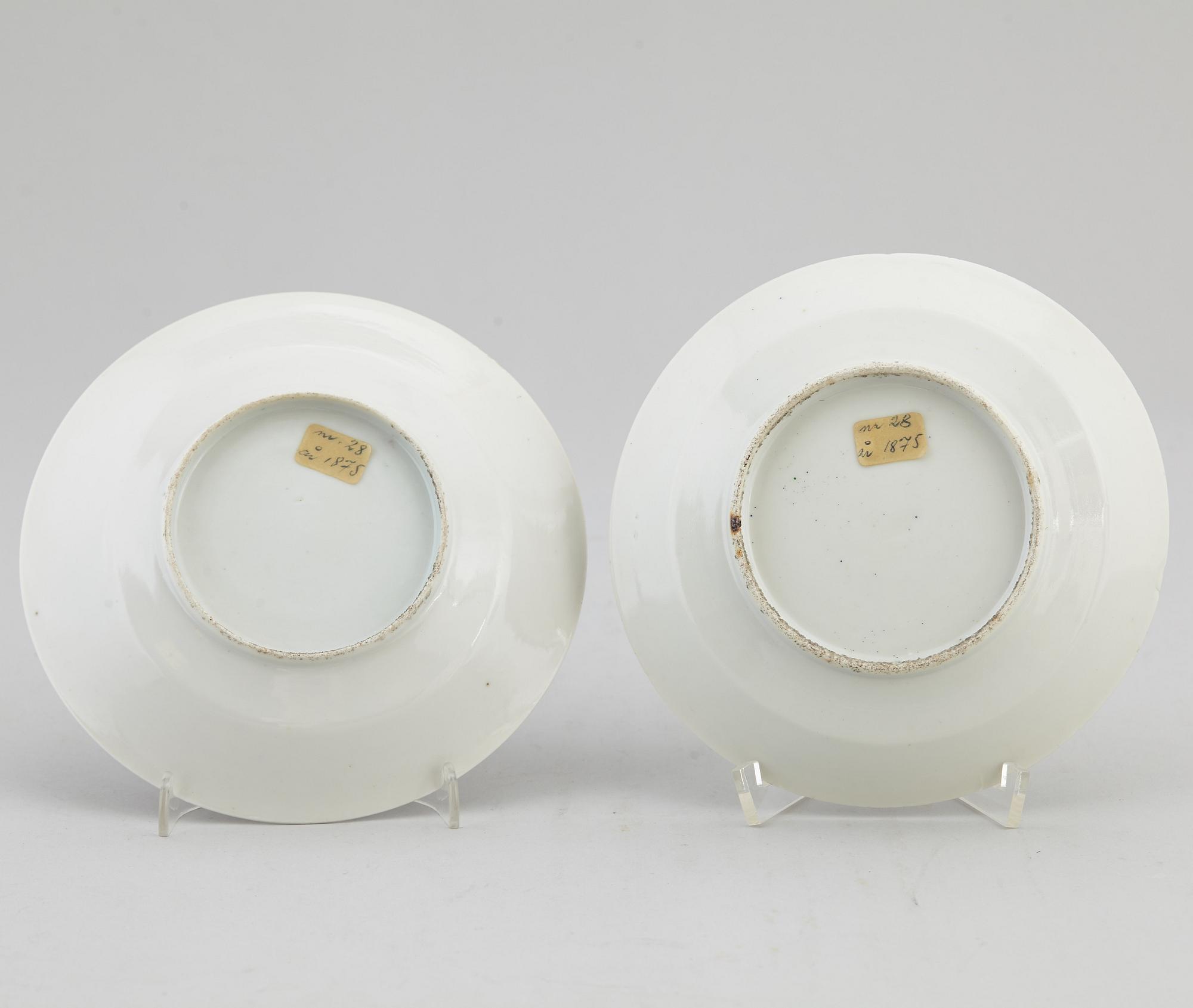 A pair of famille rose Caton dishes, Qing dynasty, late 19th/early 20th century,
