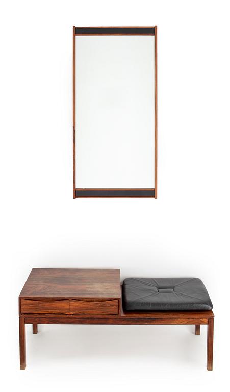 HALLMÖBEL, 2 delar, 1900-talets andra hälft.