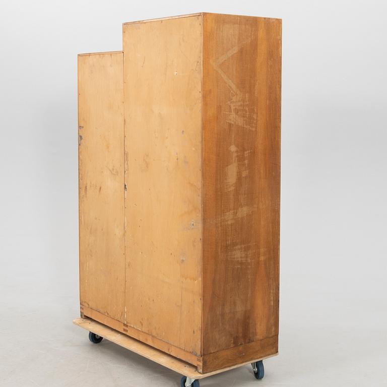 Klädskåp Art Deco 1900-talets första hälft.