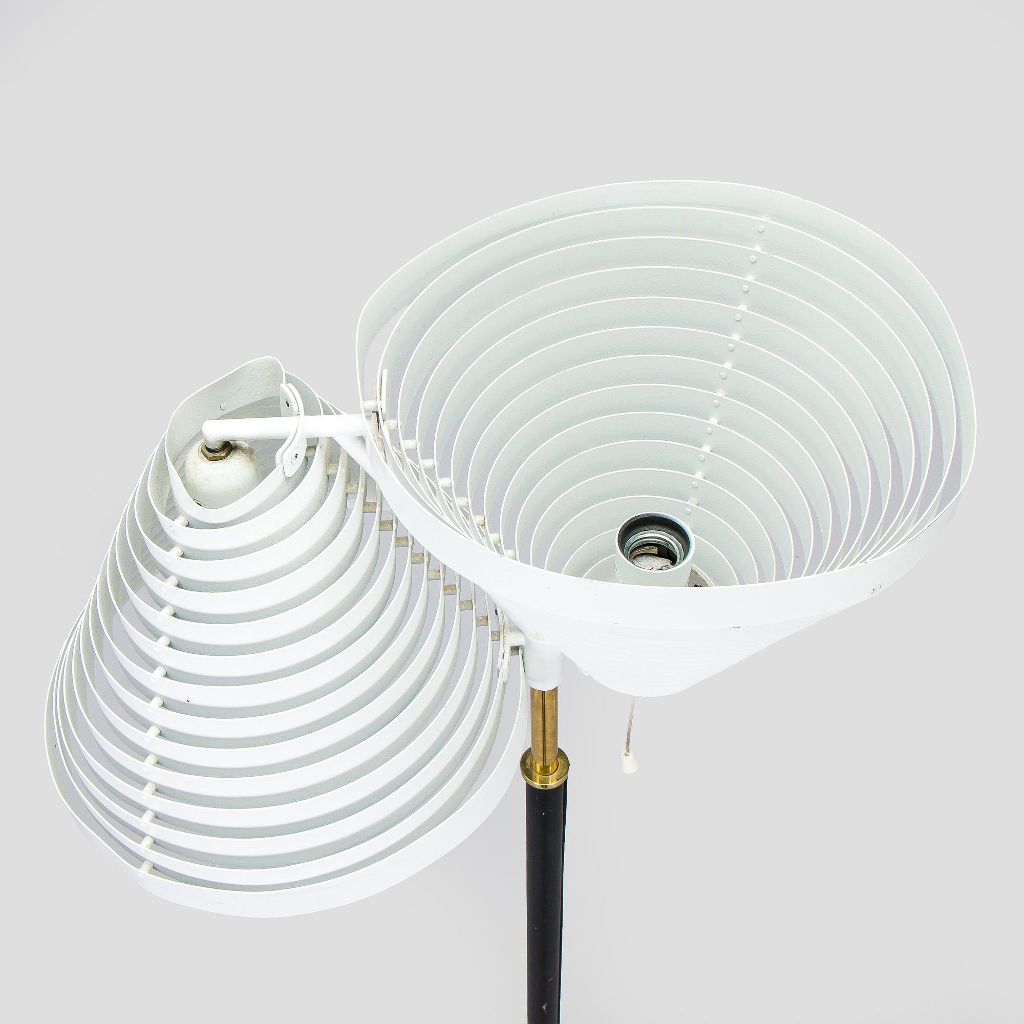 Alvar Aalto, An 'A 810' floor lamp, Valaisinpaja, 1980s.