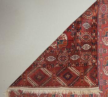 MATTA, Turkmen, ca 230x143 cm.