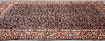 Matto, semi-antique West persian, ca 382,5 x 302 cm.