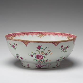 BÅLSKÅL, kompaniporslin. Qingdynastin, Qianlong (1736-95).