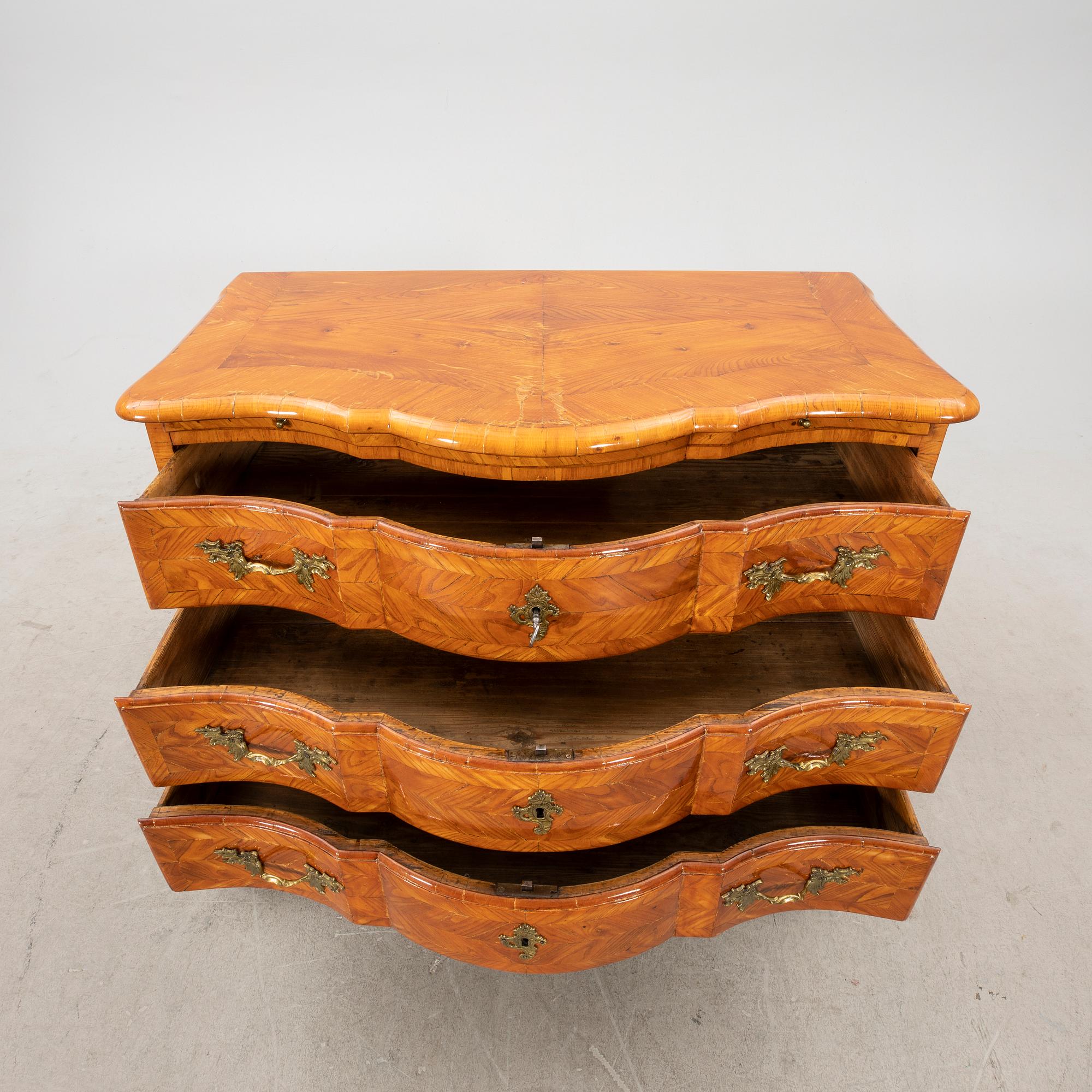 Byrå senbarock 1700-talets mitt.