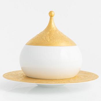 Björn Wiinblad, a parcel-gilt porcelain bowl with stand and cover, 'Die Zauberflöte-Sarasto', Rosenthal, Germany.