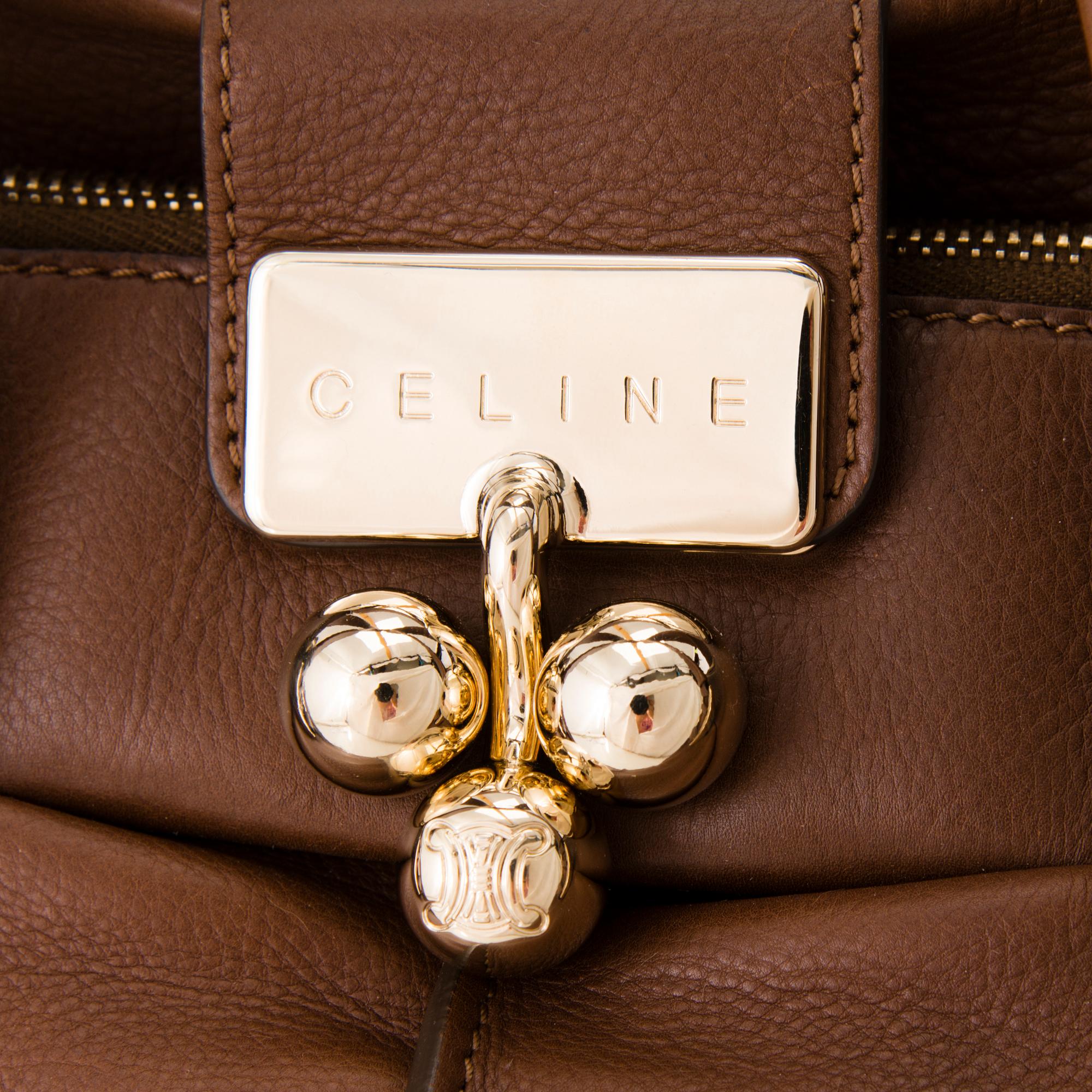 CÉLINE, LAUKKU.